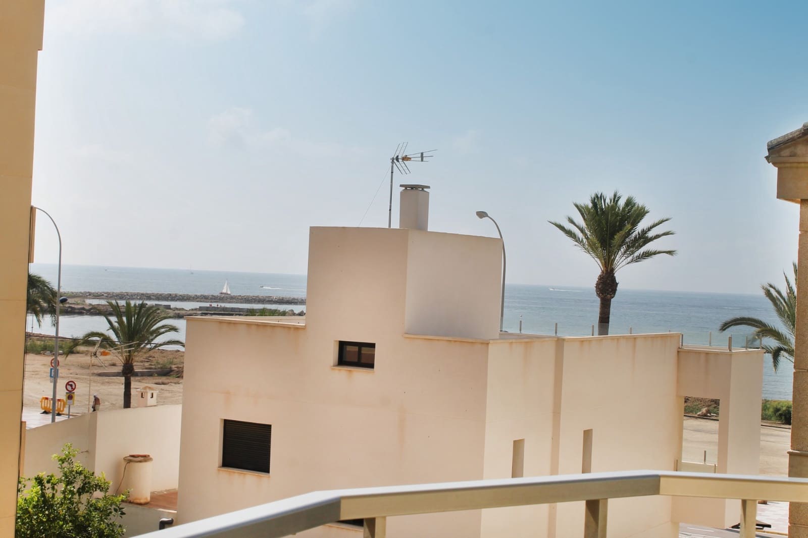 4 bedroom Apartment for sale in Santa Pola with garage - € 425,000 (Ref: 9818897)