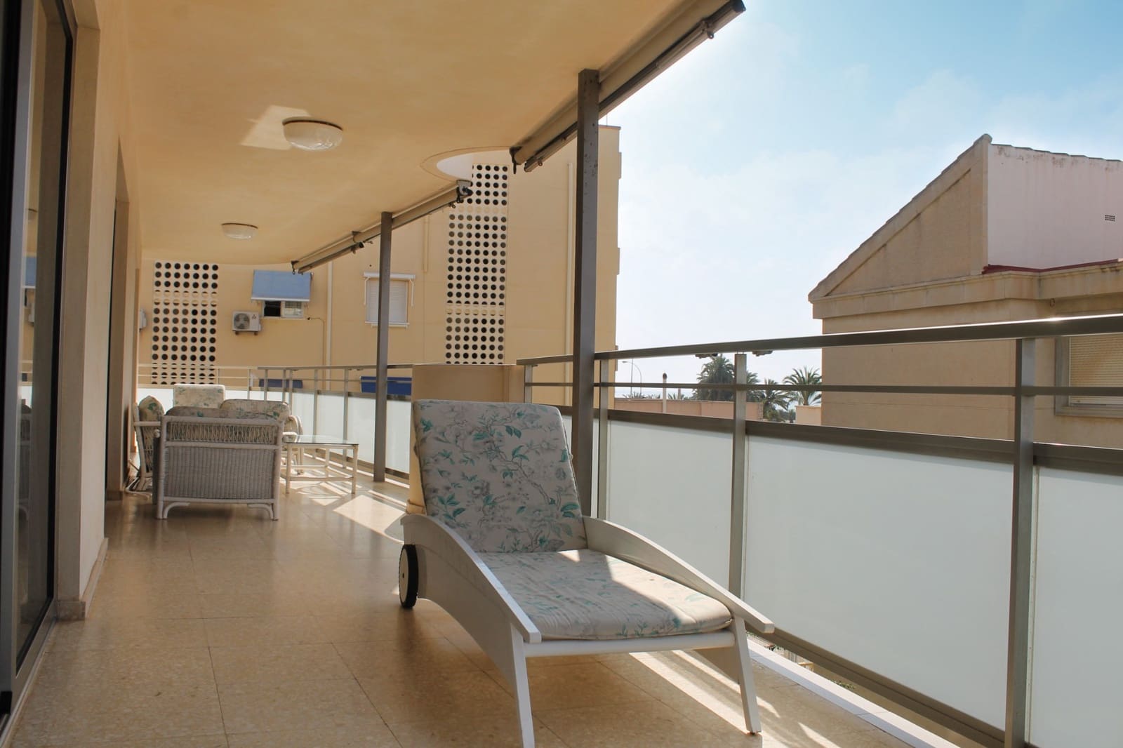 4 bedroom Apartment for sale in Santa Pola with garage - € 425,000 (Ref: 9818897)