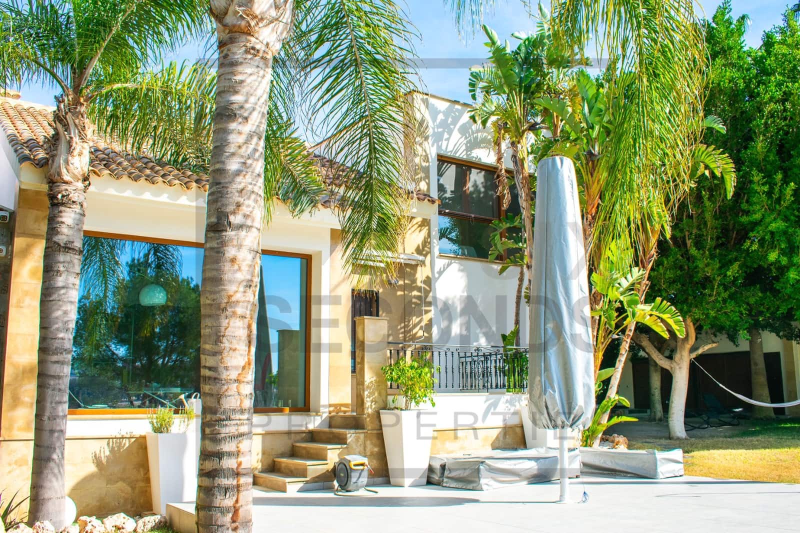 Chalet de 2 habitaciones en Algorfa en venta con piscina garaje - 1.100.000 € (Ref: 9818902)