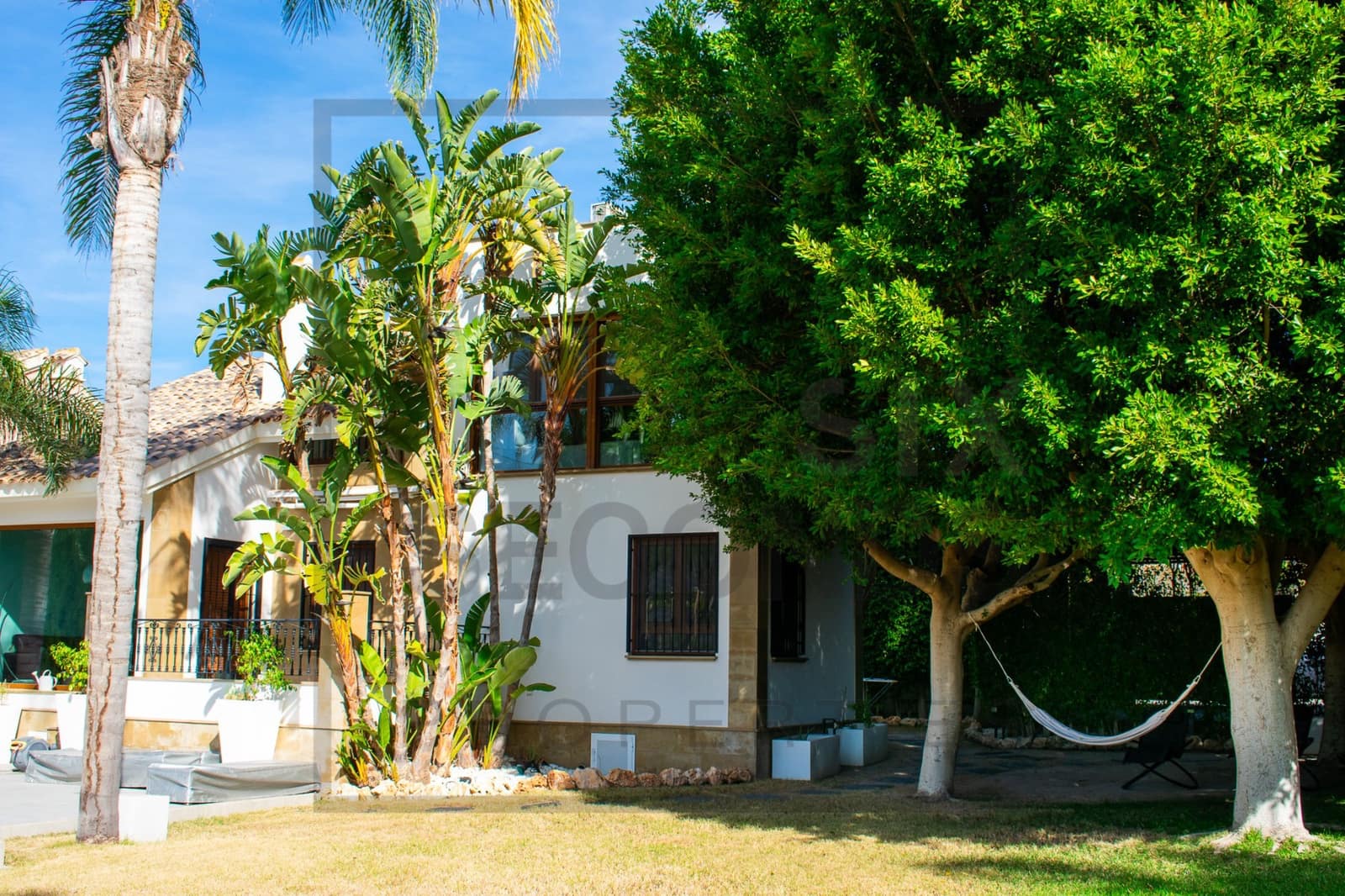 Chalet de 2 habitaciones en Algorfa en venta con piscina garaje - 1.100.000 € (Ref: 9818902)