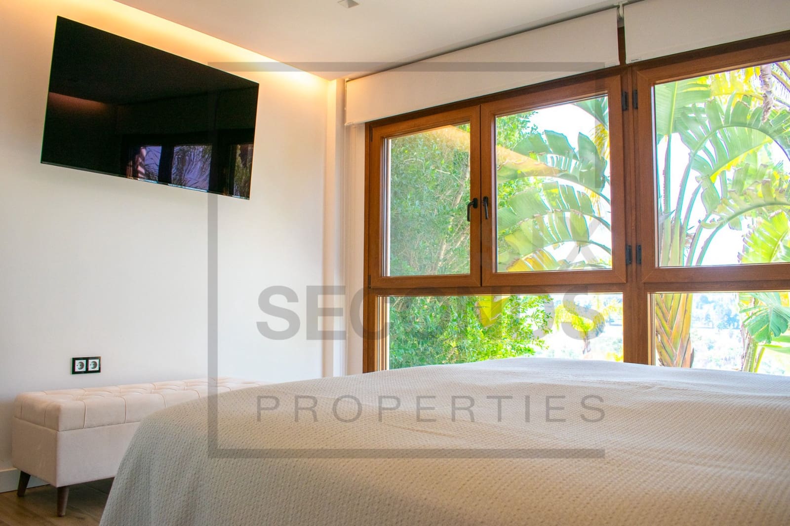 Chalet de 2 habitaciones en Algorfa en venta con piscina garaje - 1.100.000 € (Ref: 9818902)