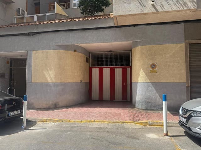 Garage til salg i Playa del Acequión, Torrevieja - € 12.500 (Ref: 9818913)