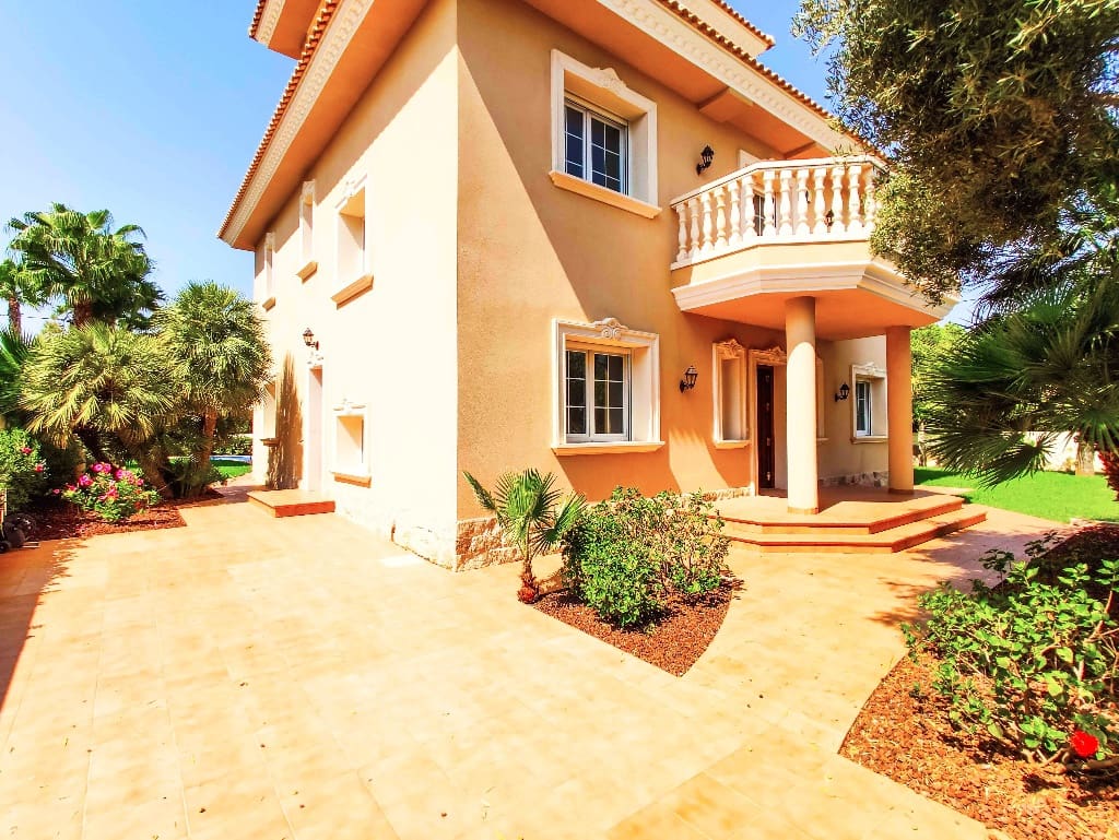 6 bedroom Villa for sale in Cabo Roig - € 1,900,000 (Ref: 9818920)
