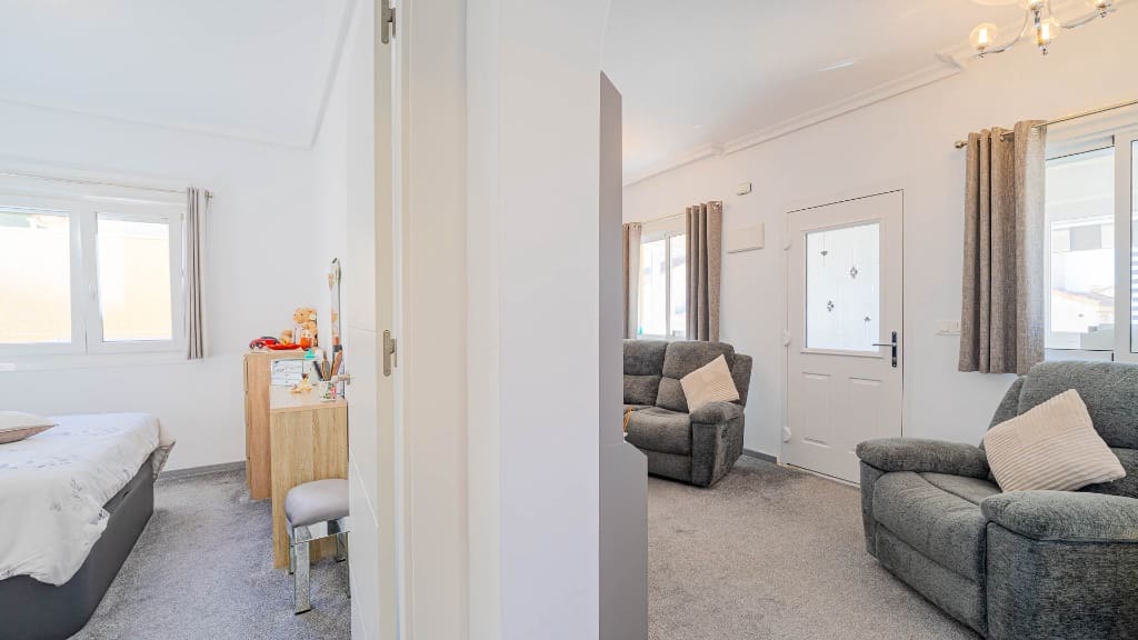 Chalet de 2 habitaciones en Orihuela Costa en venta - 255.000 € (Ref: 9818922)