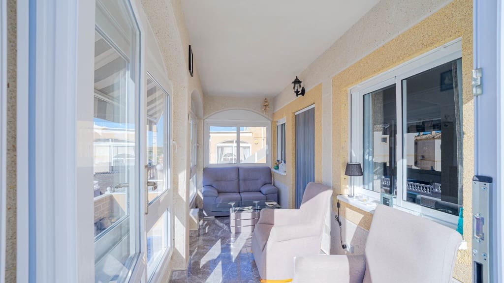 Chalet de 2 habitaciones en Orihuela Costa en venta - 255.000 € (Ref: 9818922)