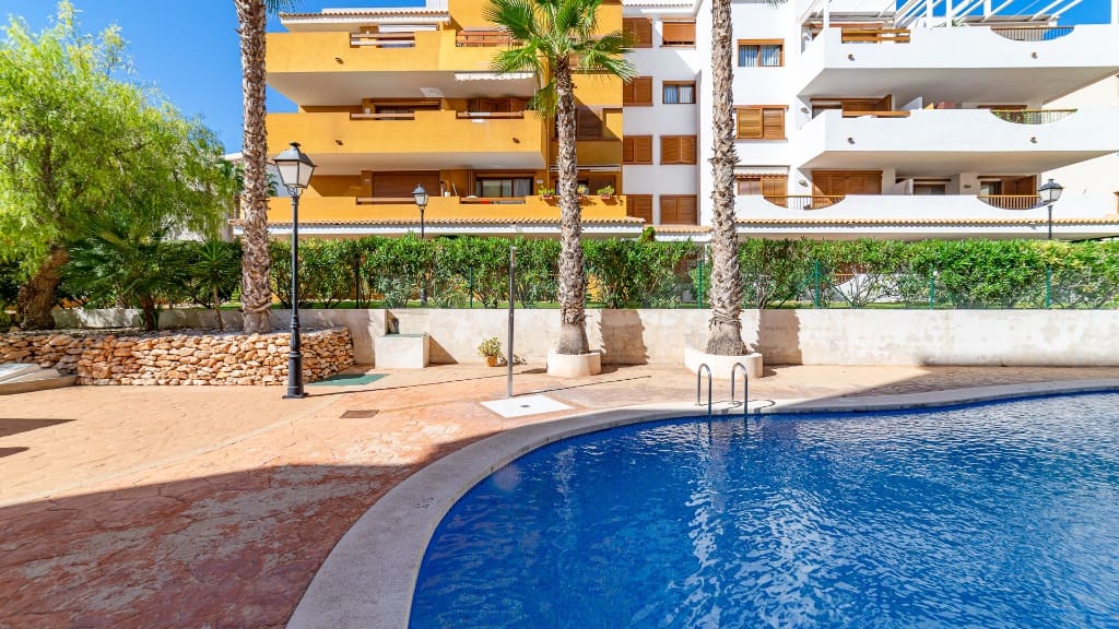 2 bedroom Apartment for sale in Punta Prima with garage - € 260,000 (Ref: 9818923)
