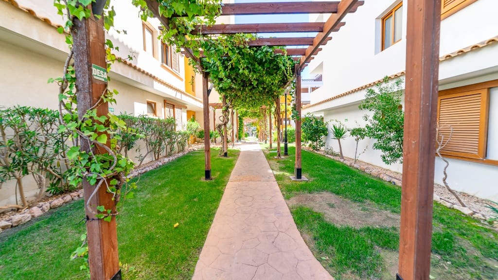 2 bedroom Apartment for sale in Punta Prima with garage - € 260,000 (Ref: 9818923)