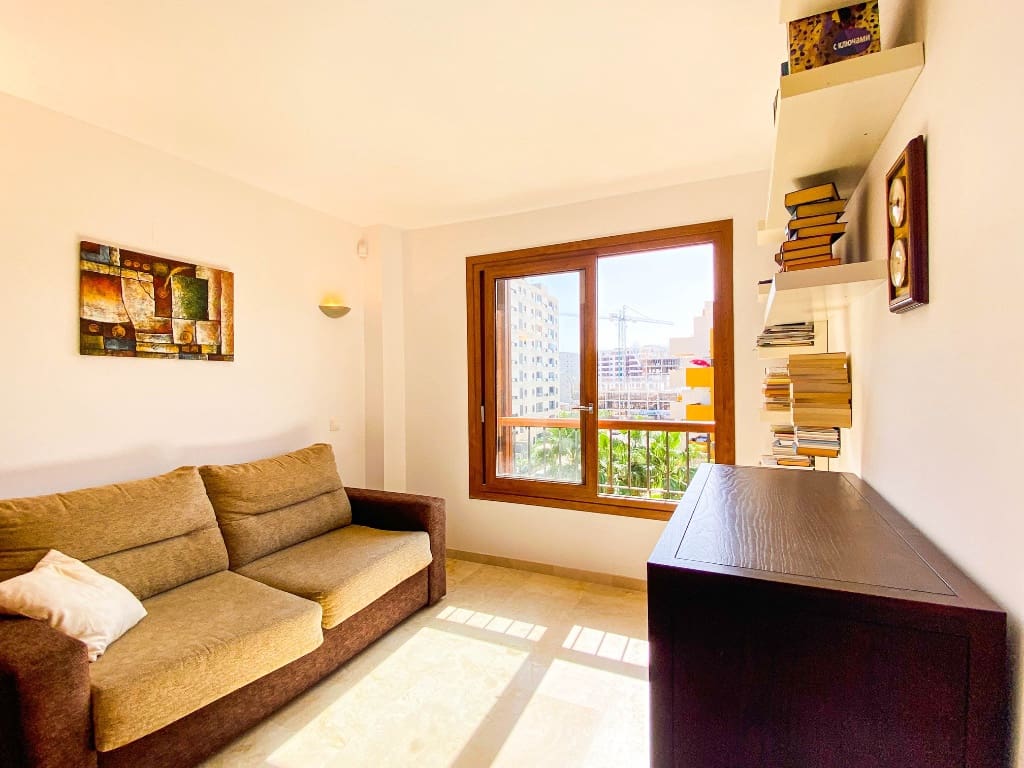 2 bedroom Apartment for sale in Punta Prima with garage - € 270,000 (Ref: 9818924)