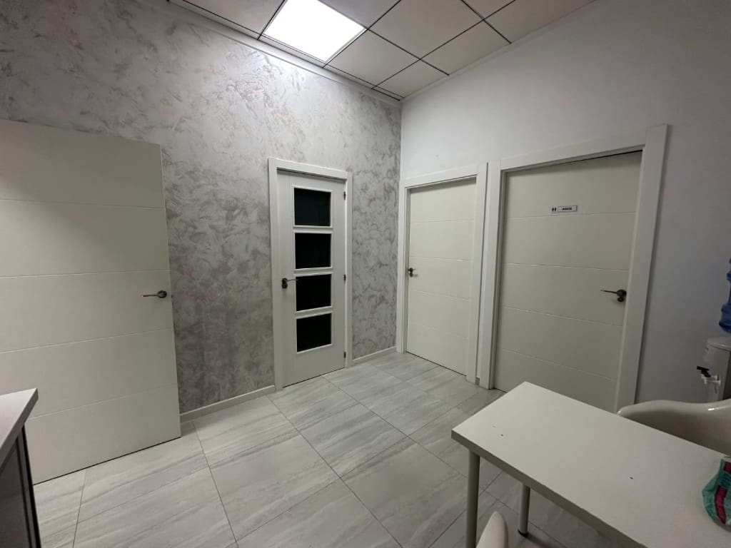 Erhverv til salg i La Zenia - € 230.000 (Ref: 9818931)