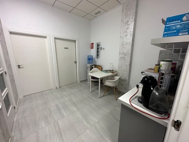 Commerciale in vendita in La Zenia, Orihuela - 230.000 € (Rif: 9818931)