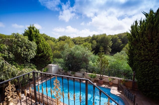 7 bedroom Villa for sale in Dehesa de Campoamor, Orihuela - € 1,500,000 (Ref: 9818932)