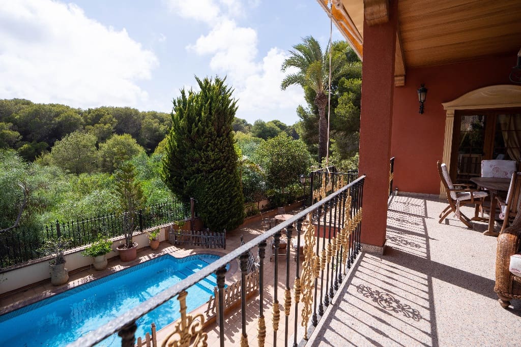 7 bedroom Villa for sale in Dehesa de Campoamor - € 1,500,000 (Ref: 9818932)