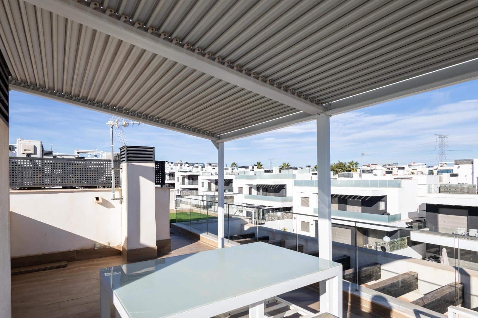 4 soveværelse Villa til salg i Orihuela Costa med swimmingpool - € 490.000 (Ref: 9818942)