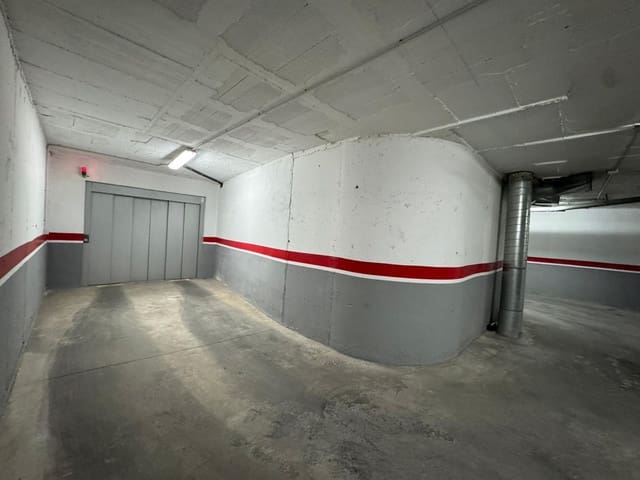 Garage à vendre à Centro - Muelle Pesquero, Torrevieja - 105 000 € (Ref: 9818948)