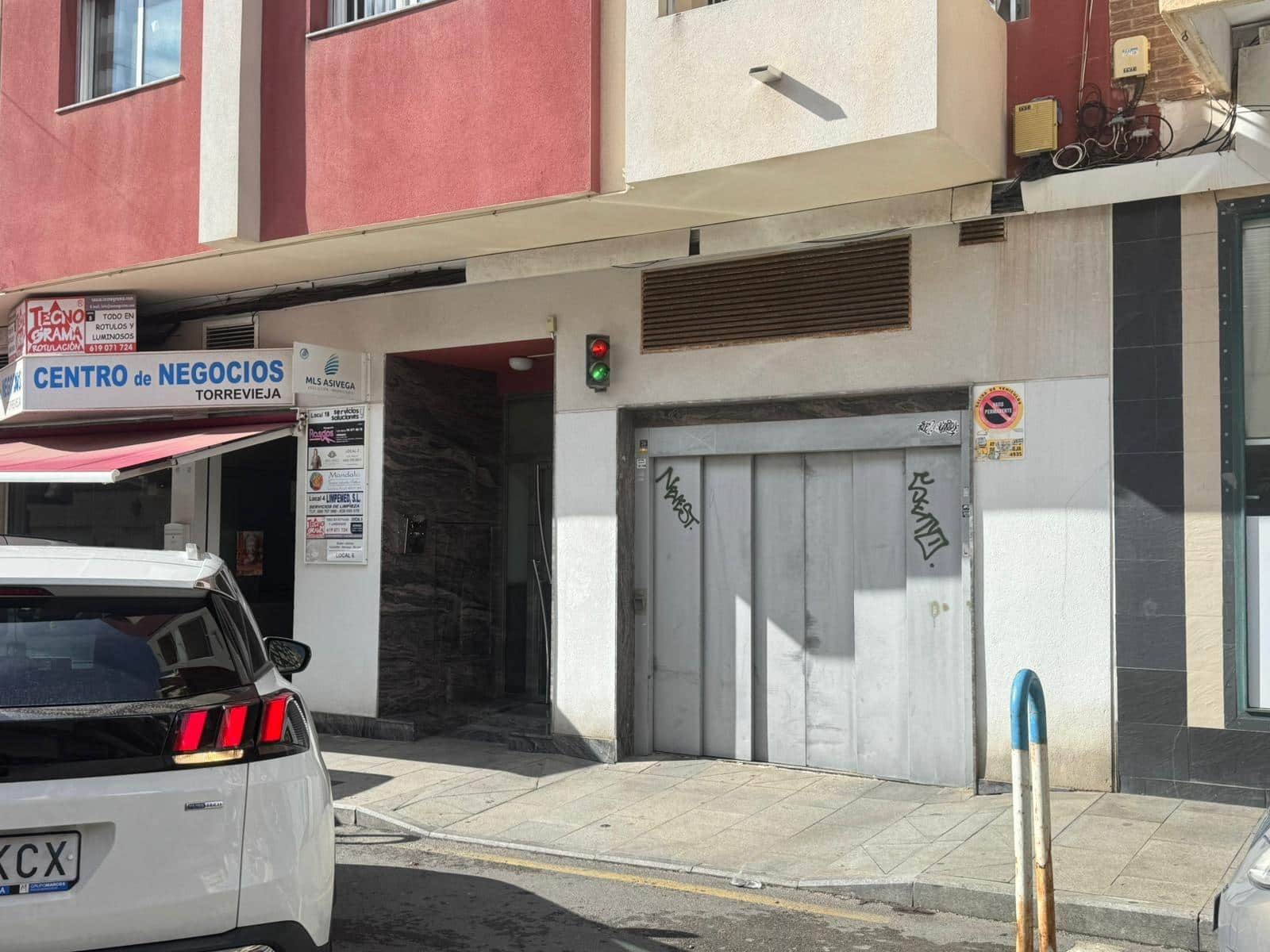 Garage for sale in Torrevieja - € 105,000 (Ref: 9818948)