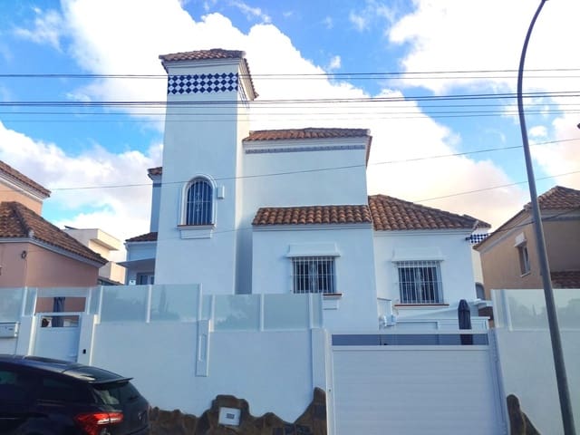 4 soveværelse Villa til salg i Las Filipinas med swimmingpool garage - € 408.000 (Ref: 9818952)