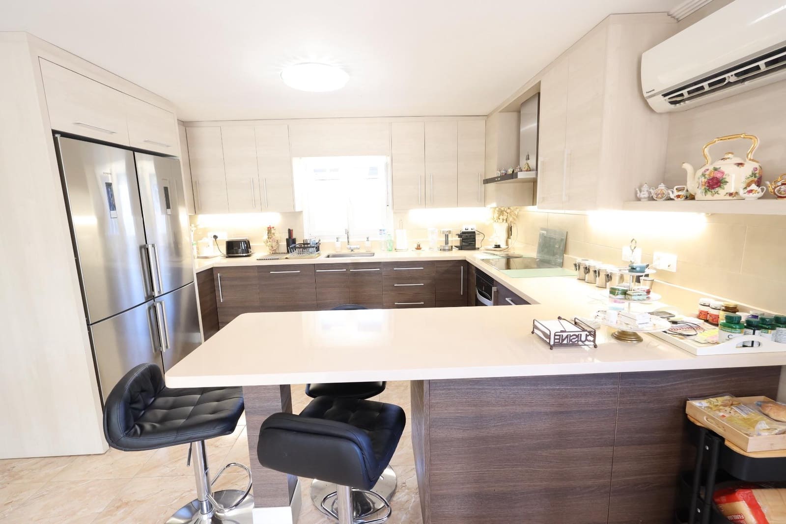 5 soverom Villa til salgs i Torrevieja med svømmebasseng garasje - € 930 000 (Ref: 9818958)
