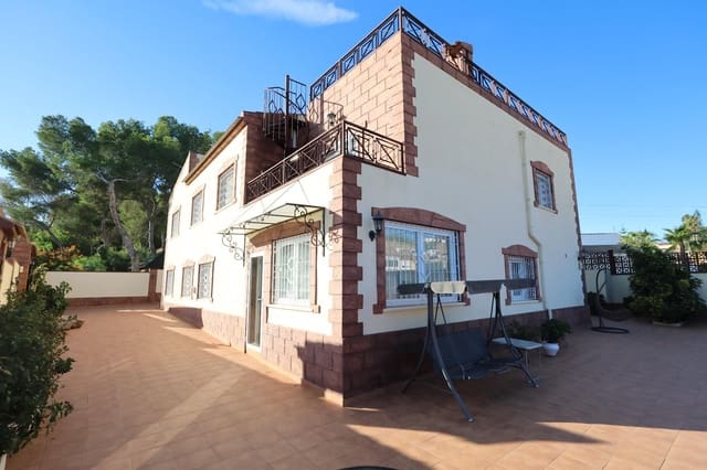 5 soverom Villa til salgs i Los Balcones - Los Altos, Torrevieja med svømmebasseng garasje - € 930 000 (Ref: 9818958)