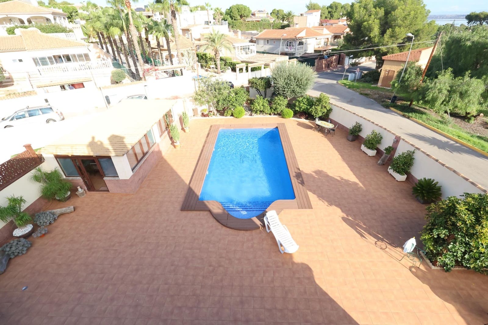 5 soverom Villa til salgs i Torrevieja med svømmebasseng garasje - € 930 000 (Ref: 9818958)