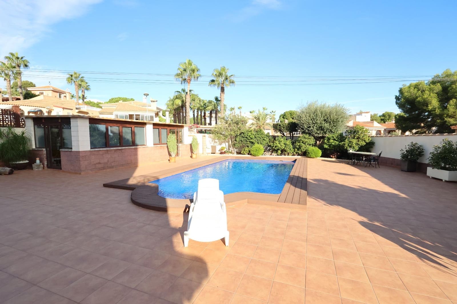 5 soverom Villa til salgs i Torrevieja med svømmebasseng garasje - € 930 000 (Ref: 9818958)