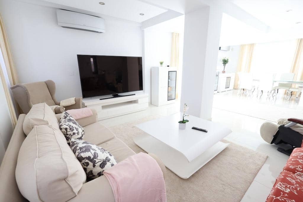 4 bedroom Villa for sale in Cabo Roig with pool garage - € 990,000 (Ref: 9818961)