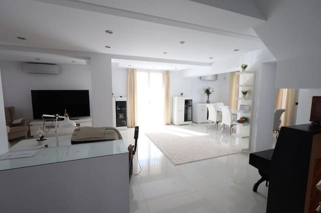 4 bedroom Villa for sale in Cabo Roig, Orihuela with pool garage - € 990,000 (Ref: 9818961)