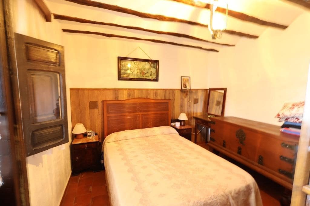 5 bedroom Villa for sale in Fortuna with pool garage - € 225,000 (Ref: 9818965)