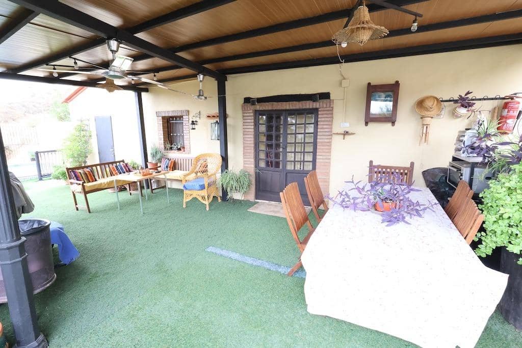 5 bedroom Villa for sale in Fortuna with pool garage - € 225,000 (Ref: 9818965)