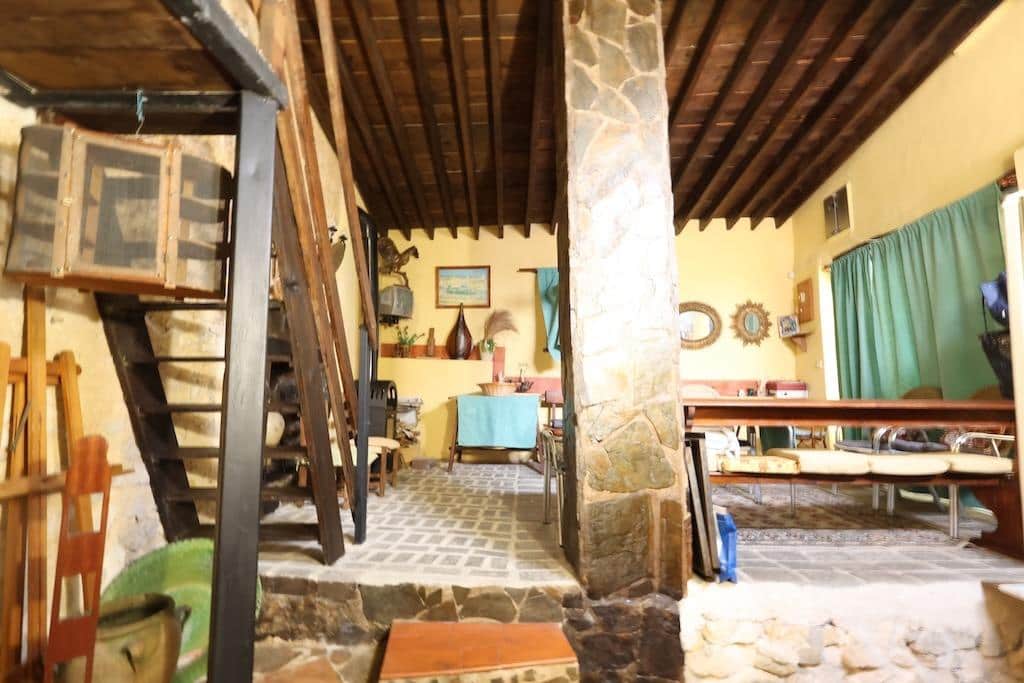 5 bedroom Villa for sale in Fortuna with pool garage - € 225,000 (Ref: 9818965)