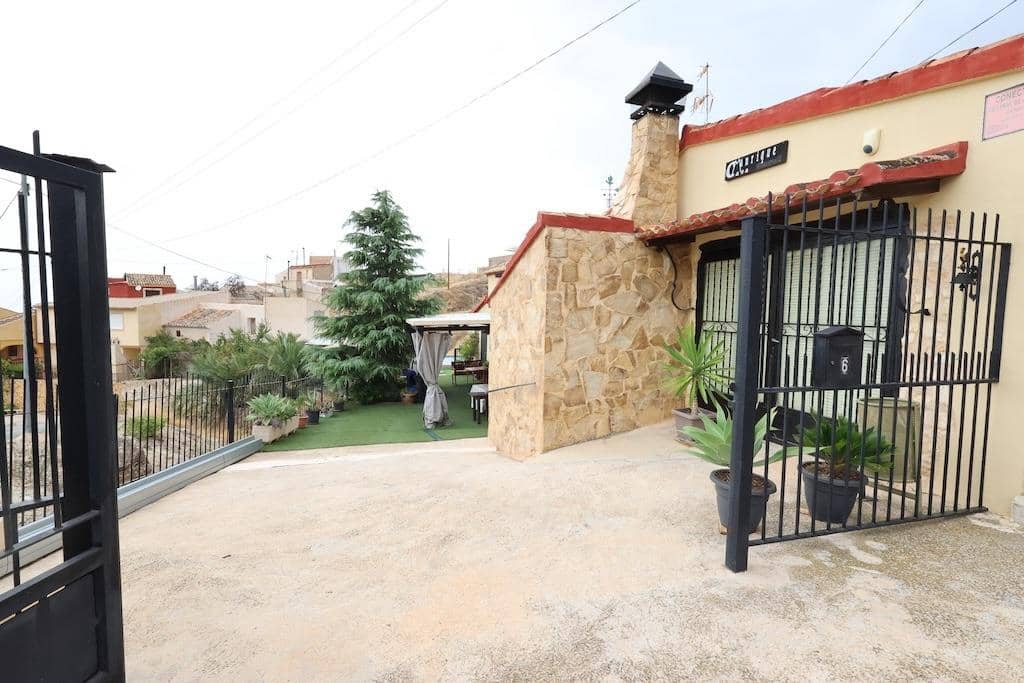 5 bedroom Villa for sale in Fortuna with pool garage - € 225,000 (Ref: 9818965)