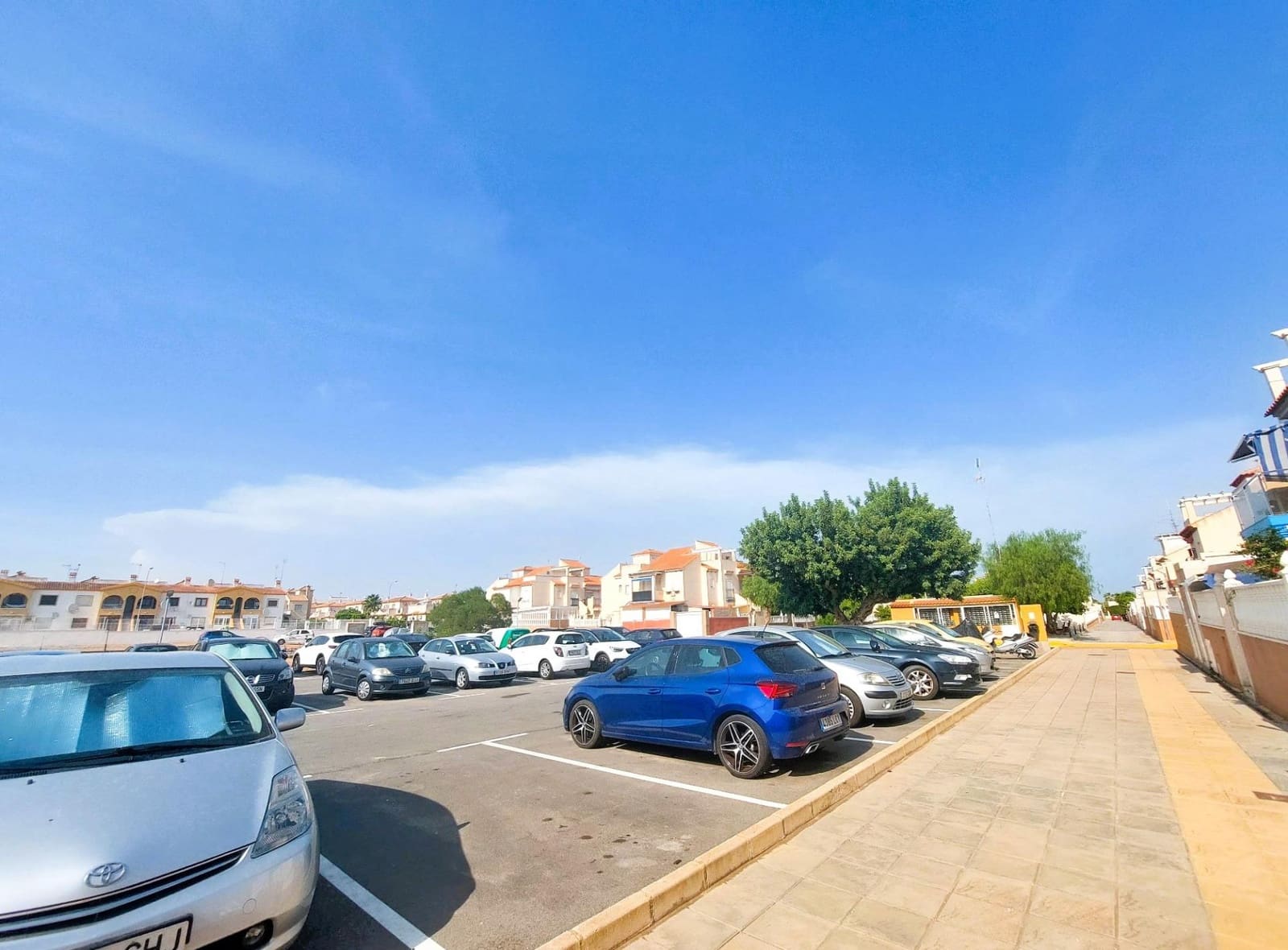 2 sypialnia Bungalow na sprzedaż w Orihuela Costa z basenem garażem - 147 000 € (Ref: 9818967)
