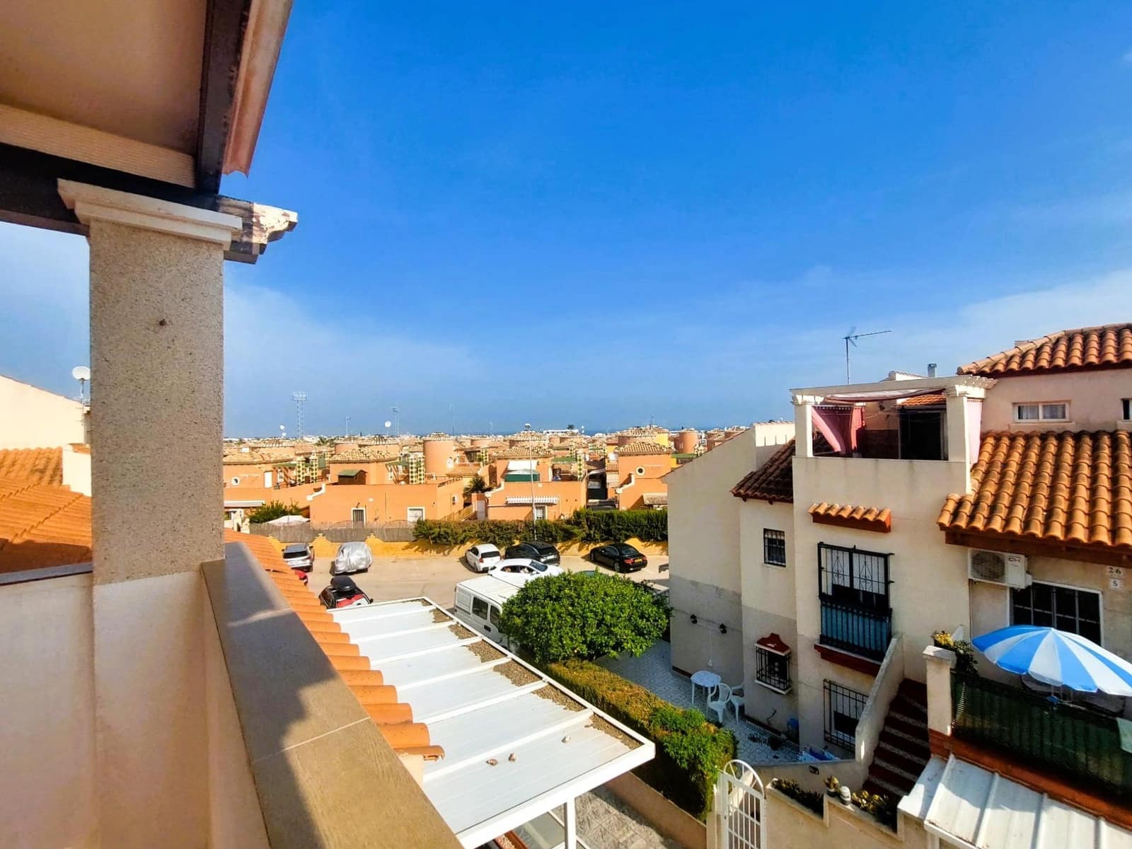 2 sypialnia Bungalow na sprzedaż w Orihuela Costa z basenem garażem - 147 000 € (Ref: 9818967)