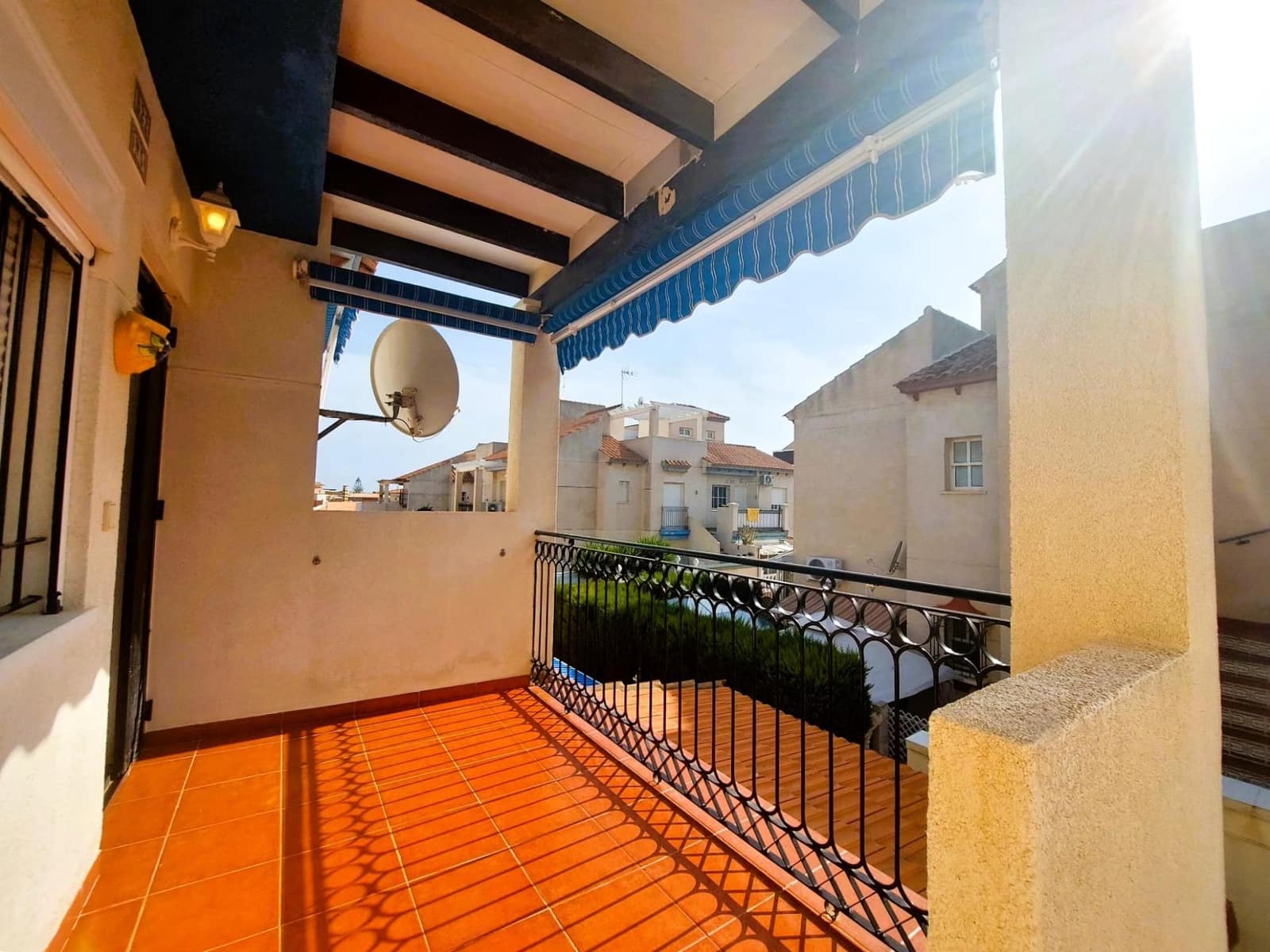 2 sypialnia Bungalow na sprzedaż w Orihuela Costa z basenem garażem - 147 000 € (Ref: 9818967)