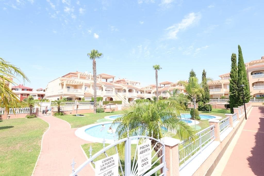 2 soveværelse Bungalow til salg i Orihuela Costa med swimmingpool garage - € 189.000 (Ref: 9818969)