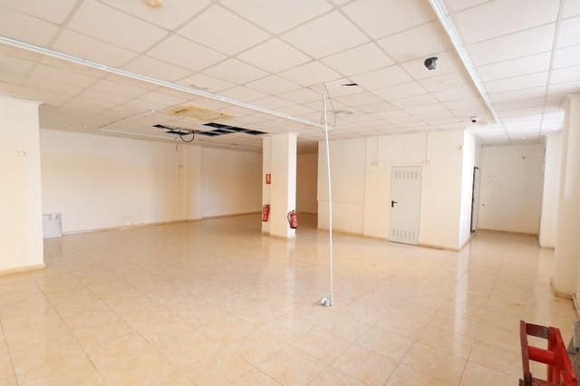 Comercial para venda em Las Piscinas Naturales, Torrevieja - 250 000 € (Ref: 9818970)