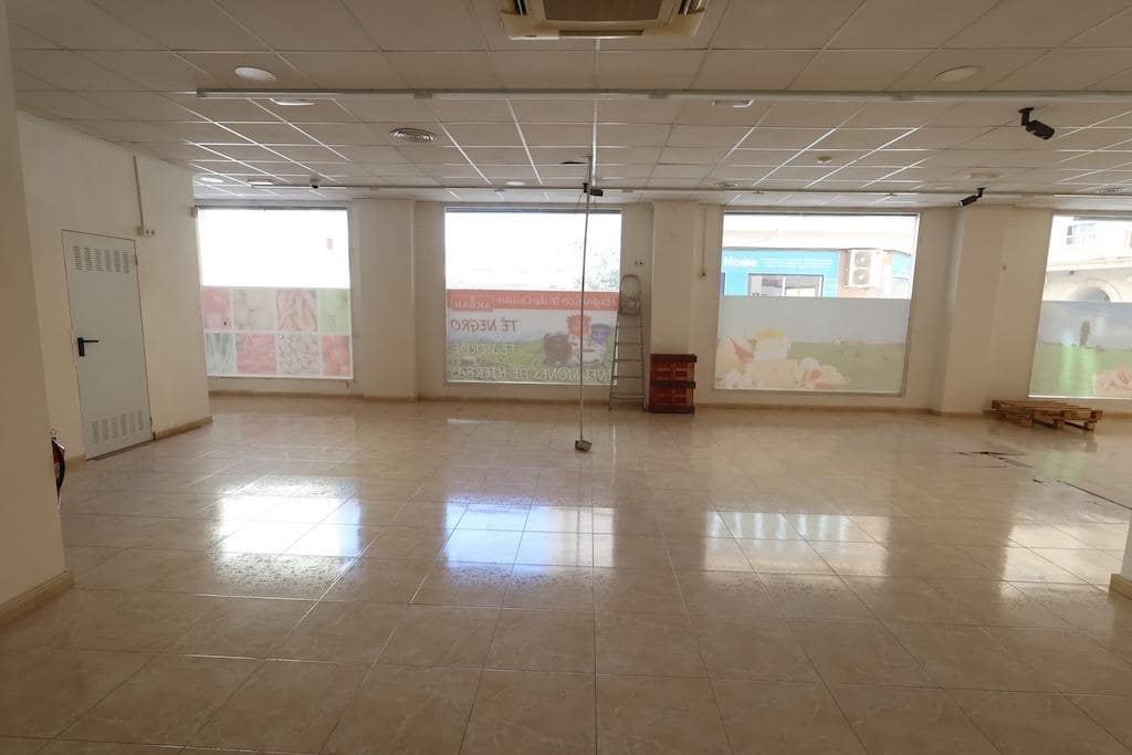 Komercyjne na sprzedaż w Torrevieja - 250 000 € (Ref: 9818970)