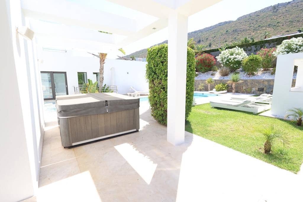 5 bedroom Villa for sale in Javea / Xabia with pool garage - € 2,499,000 (Ref: 9818971)