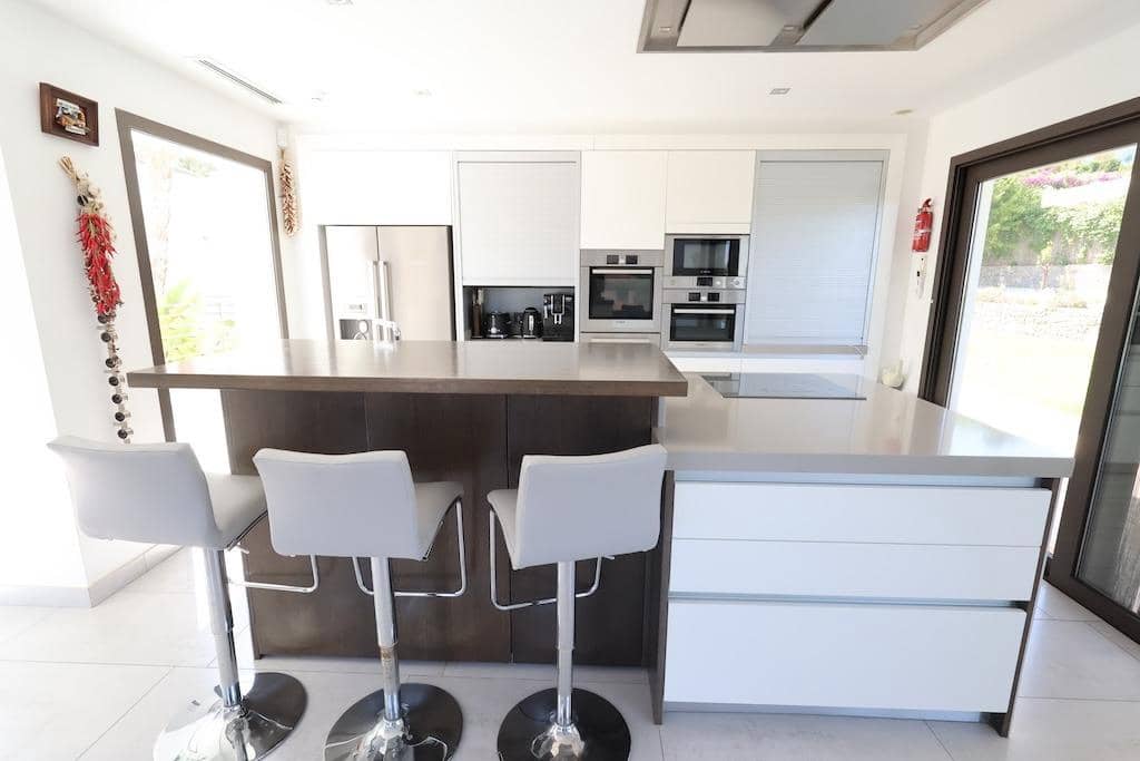 5 bedroom Villa for sale in Javea / Xabia with pool garage - € 2,499,000 (Ref: 9818971)
