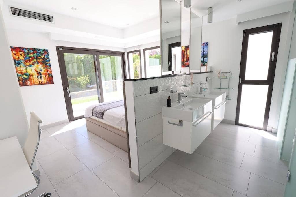 5 bedroom Villa for sale in Javea / Xabia with pool garage - € 2,499,000 (Ref: 9818971)