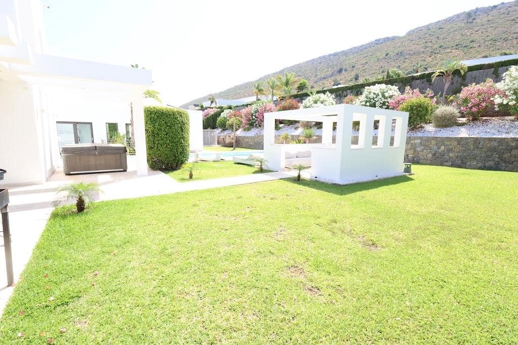 5 bedroom Villa for sale in Javea / Xabia with pool garage - € 2,499,000 (Ref: 9818971)