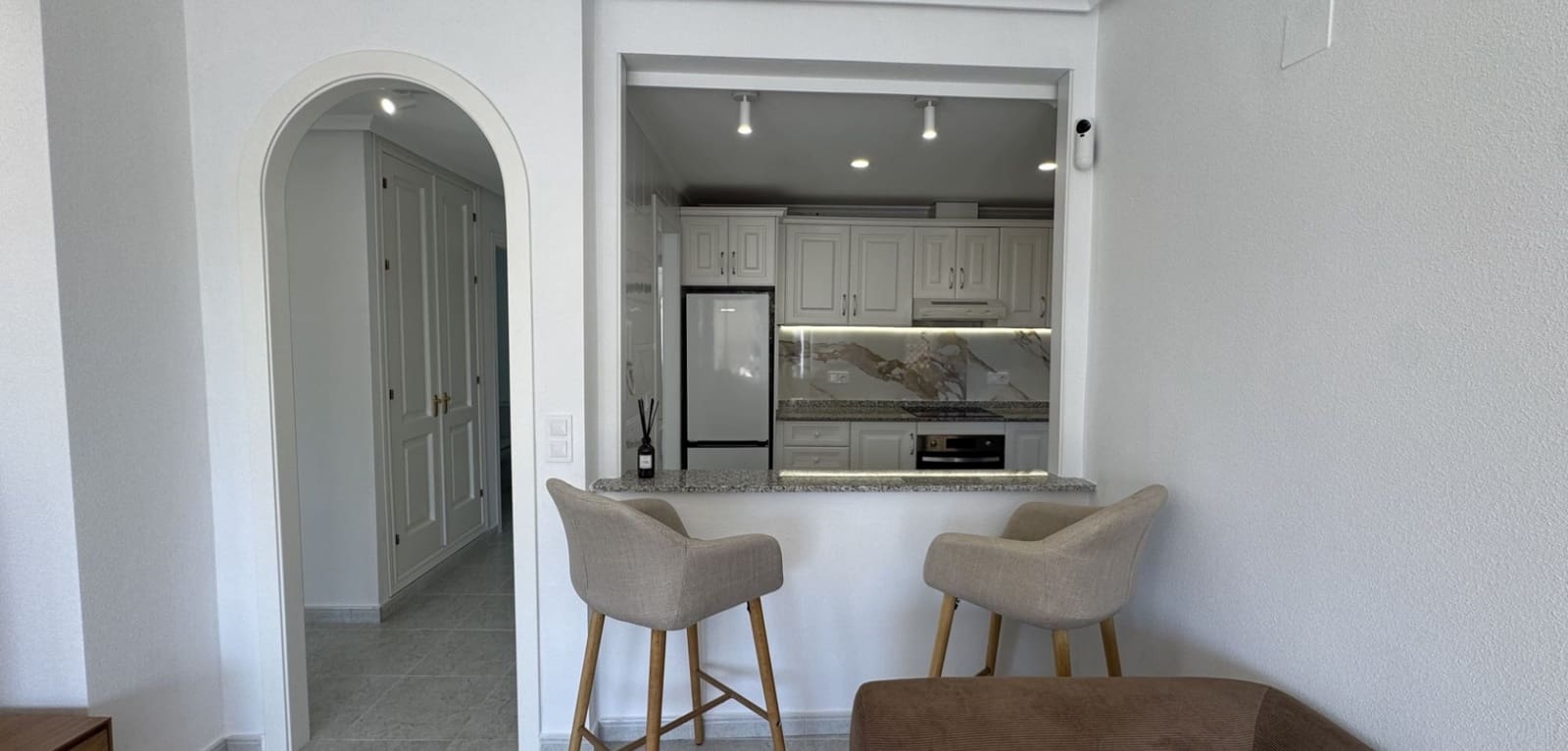 2 makuuhuone Huoneisto myytävänä paikassa Orihuela Costa mukana uima-altaan - 239 000 € (Ref: 9818991)