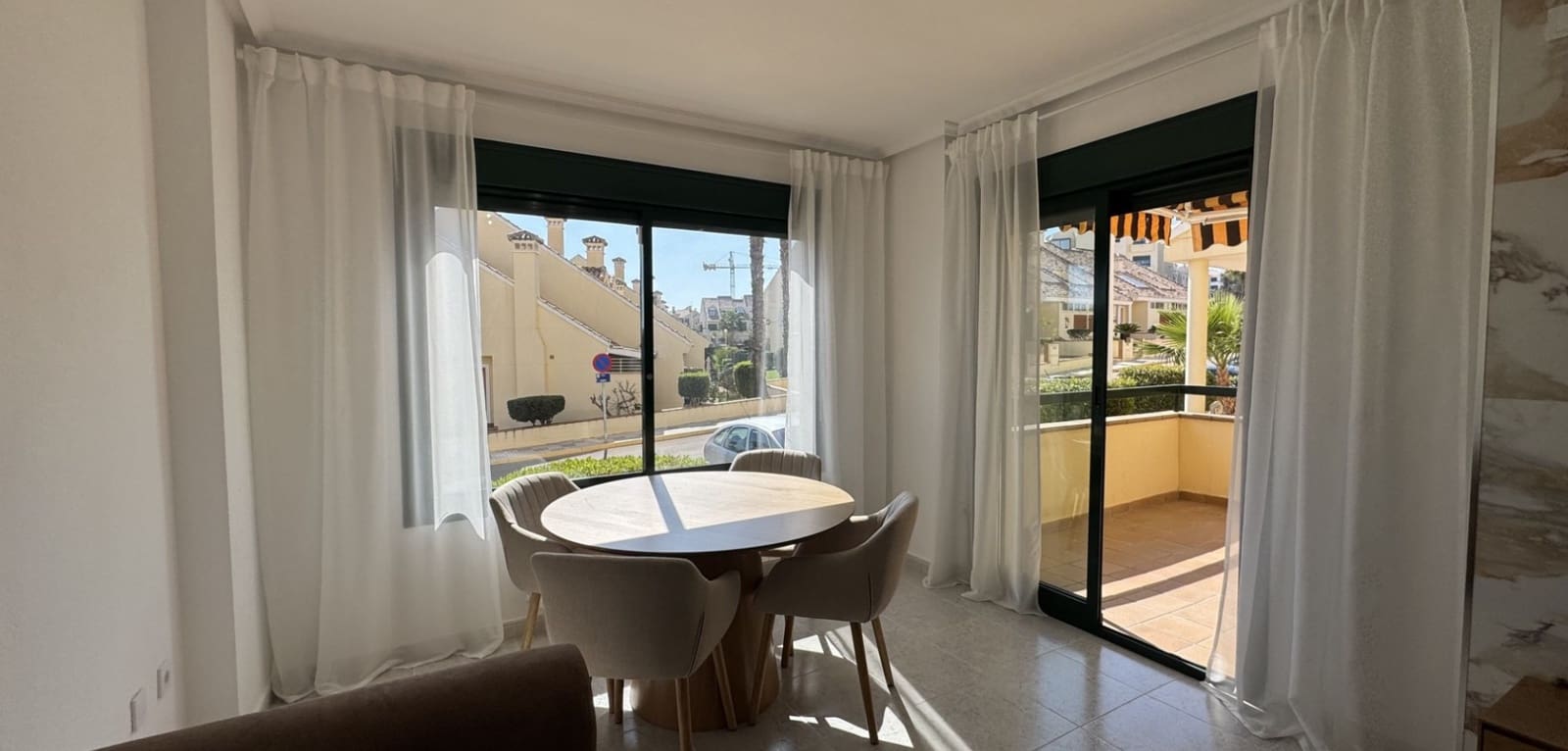 2 makuuhuone Huoneisto myytävänä paikassa Orihuela Costa mukana uima-altaan - 239 000 € (Ref: 9818991)