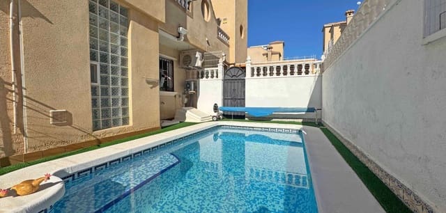 2 soveværelse Byhus til salg i Las Filipinas med swimmingpool - € 279.900 (Ref: 9818996)