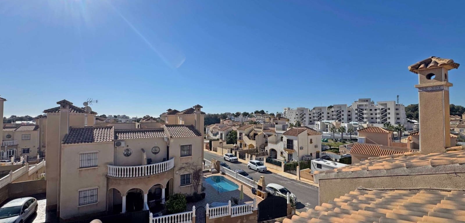 2 soveværelse Byhus til salg i Orihuela Costa med swimmingpool - € 279.900 (Ref: 9818996)