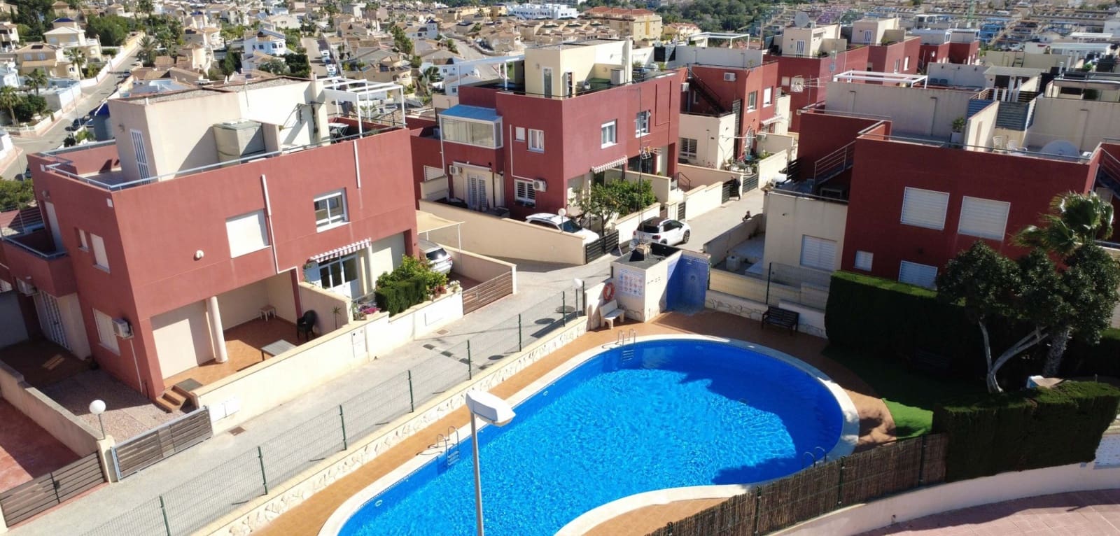 3 soverom Hus til salgs i Orihuela Costa med svømmebasseng - € 288 000 (Ref: 9819002)