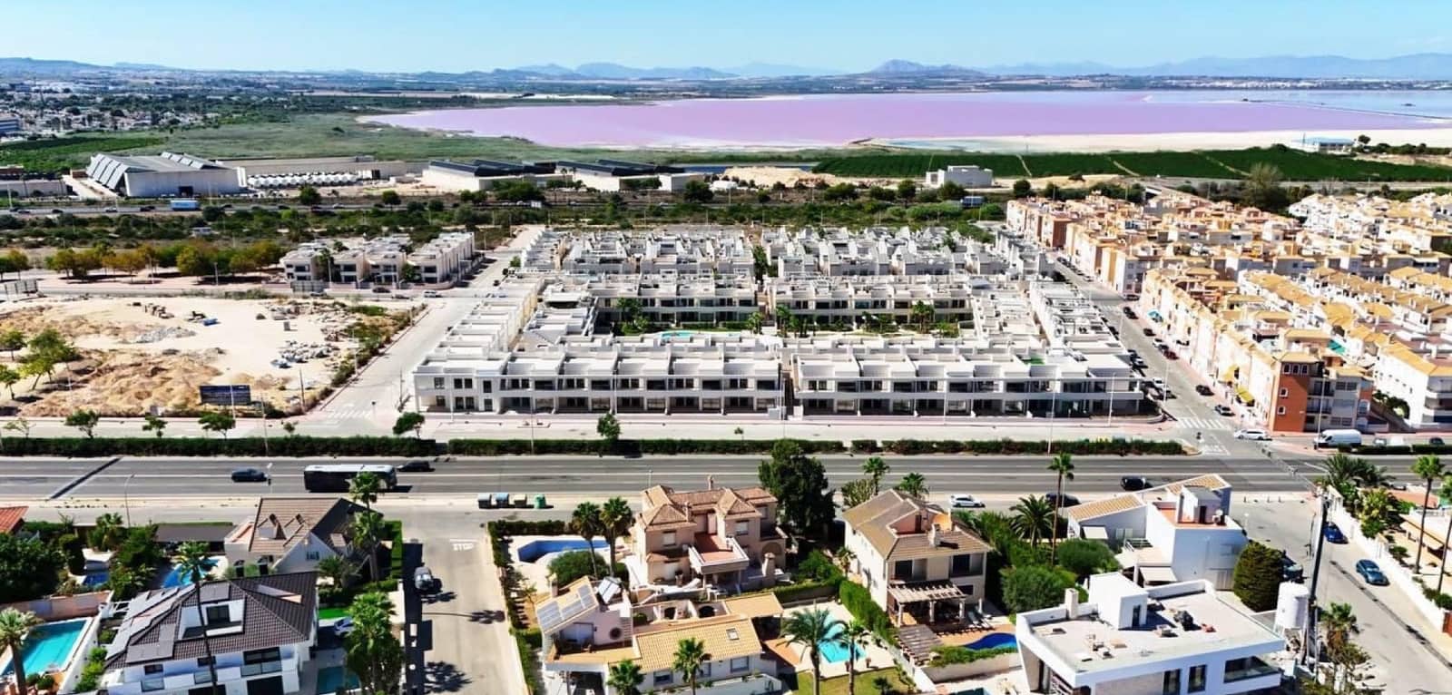 2 soveværelse Lejlighed til salg i Torrevieja med swimmingpool garage - € 379.000 (Ref: 9819014)