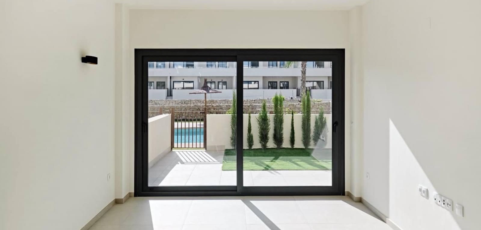 2 soveværelse Lejlighed til salg i Torrevieja med swimmingpool garage - € 379.000 (Ref: 9819014)