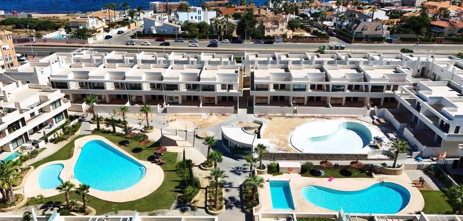 2 soveværelse Lejlighed til salg i Torrevieja med swimmingpool garage - € 379.000 (Ref: 9819014)