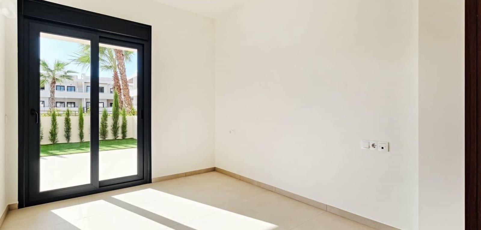 2 soveværelse Lejlighed til salg i Torrevieja med swimmingpool garage - € 379.000 (Ref: 9819014)