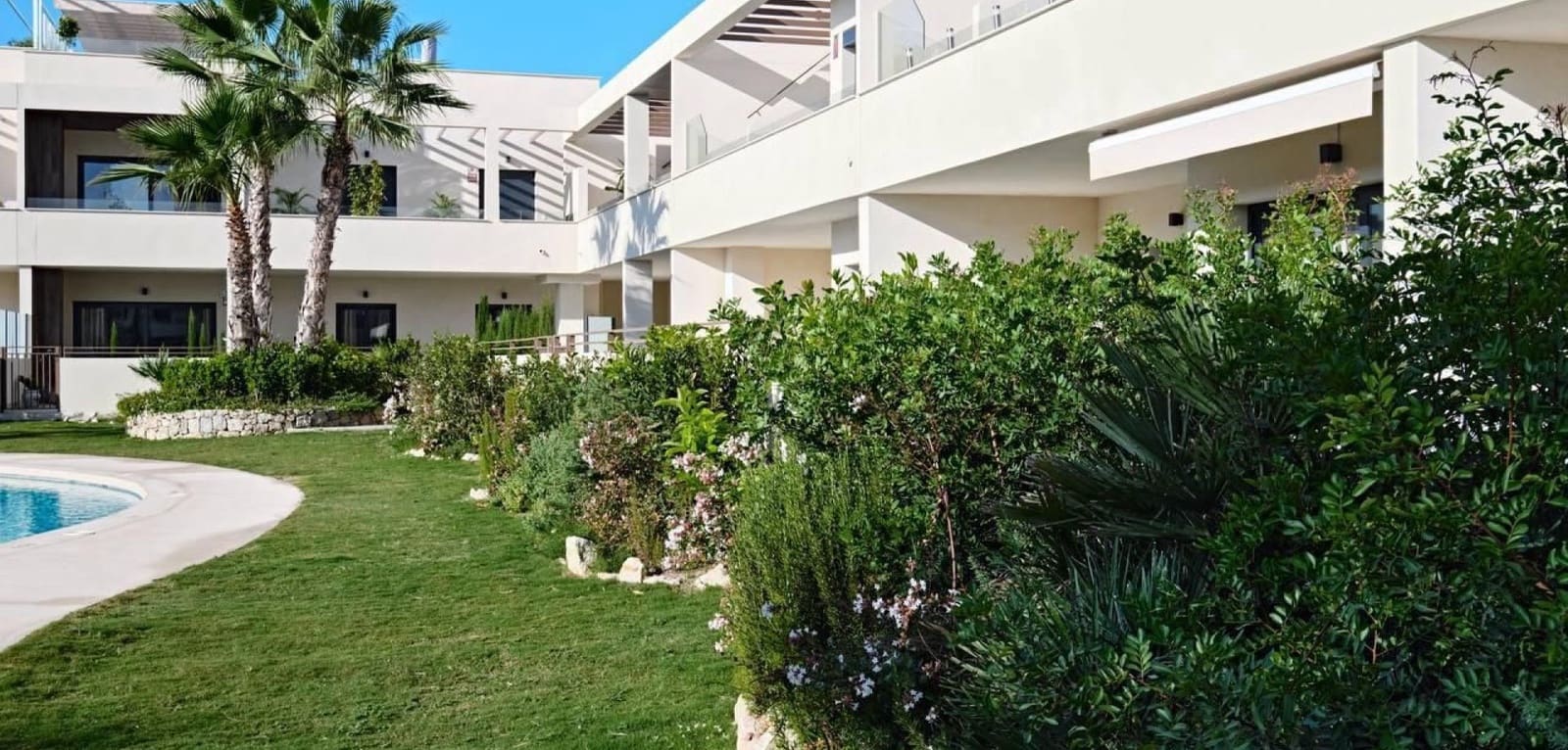 2 soveværelse Lejlighed til salg i Torrevieja med swimmingpool garage - € 379.000 (Ref: 9819014)